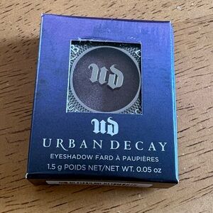 Urban Decay Eyeshadow Pod in Roach